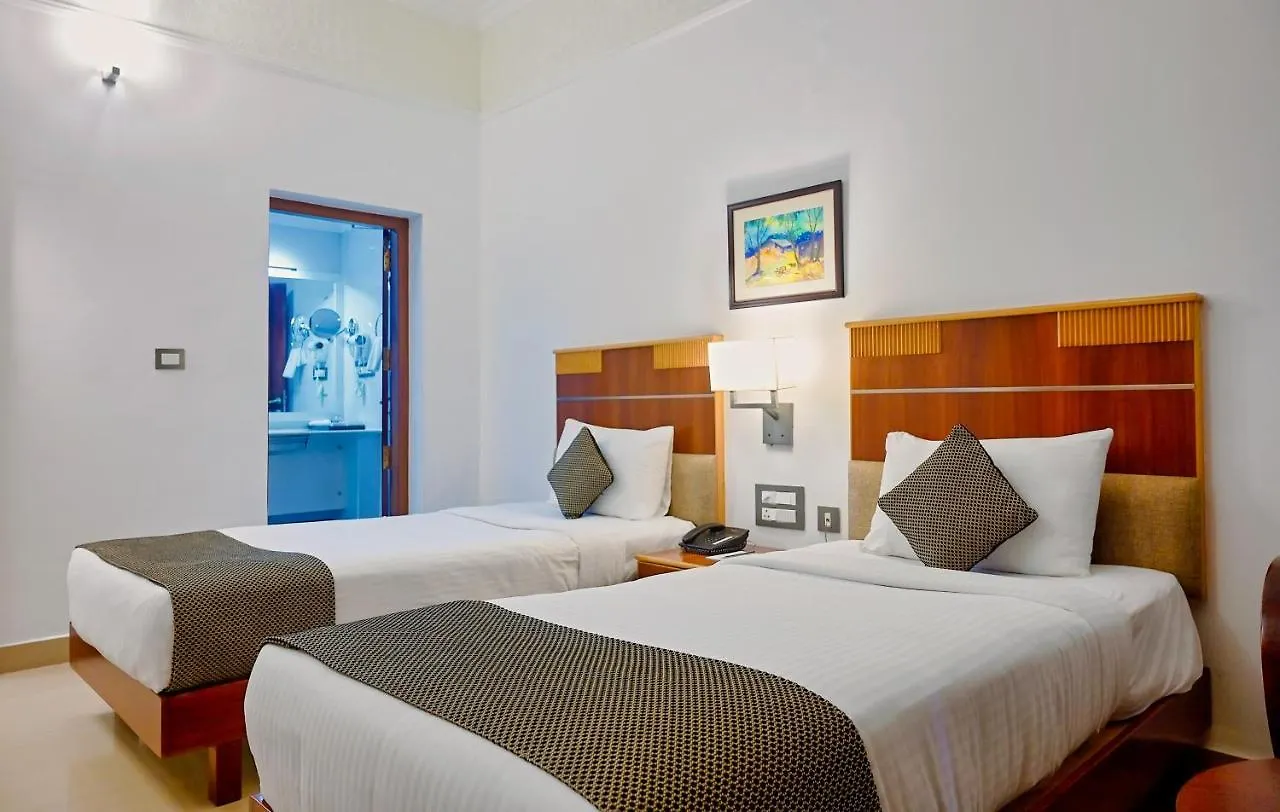 Contour Backwaters Hotel Resort & Convention Centre Ramankari India