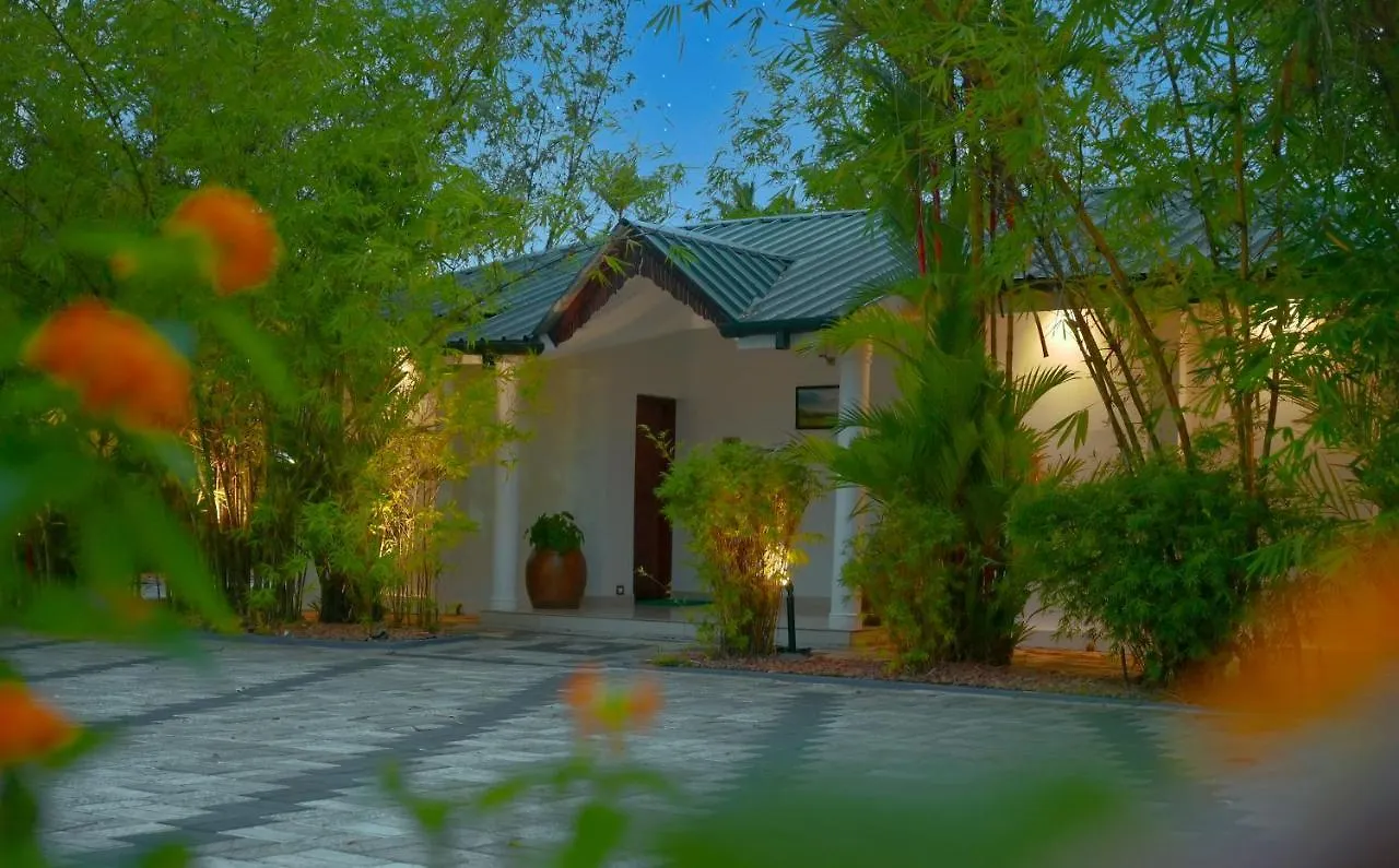 *****  Contour Backwaters Hotel Resort & Convention Centre Ramankari India